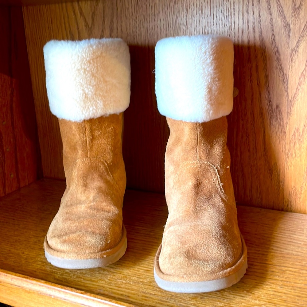 Adorable comfy Ugg boots